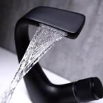 Mitigeur lavabo noir mat cascade ferri – Image 4