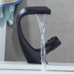Mitigeur lavabo noir mat cascade ferri